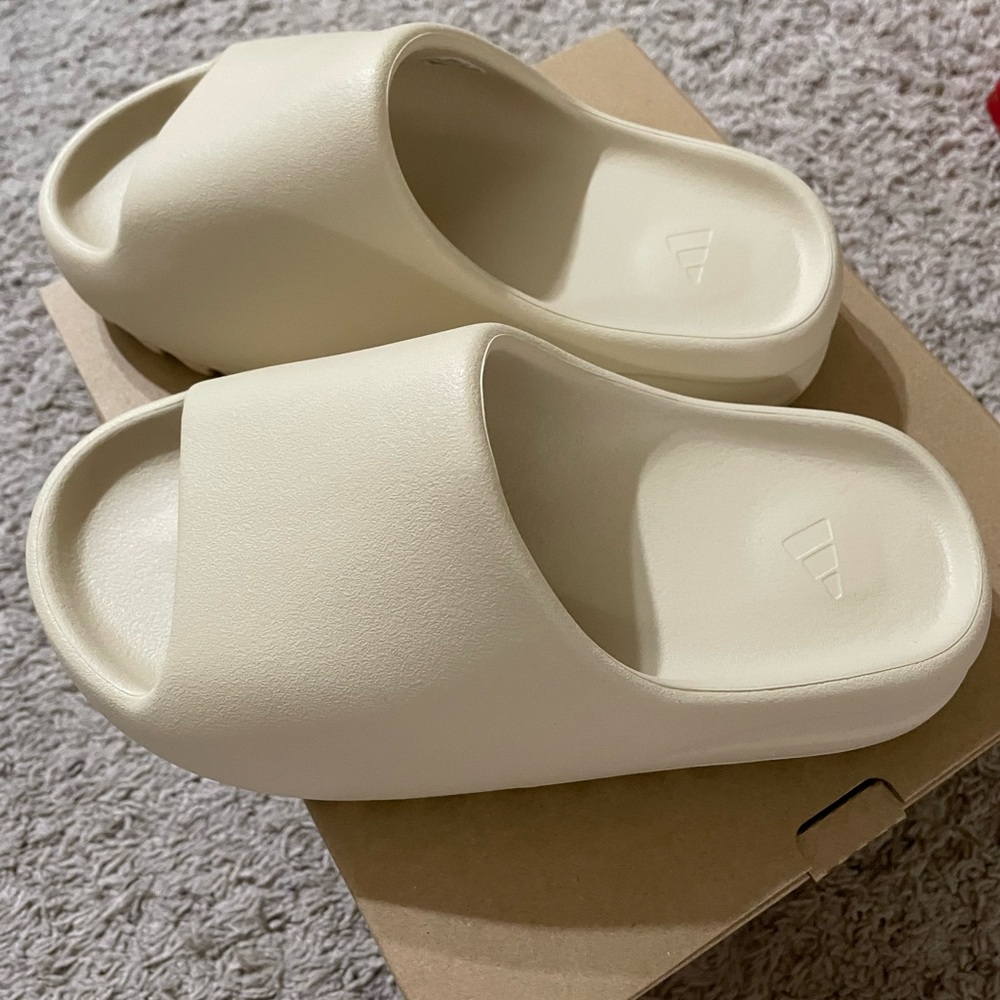 Yeezy Slide Bone 2022 US M4/W5.5